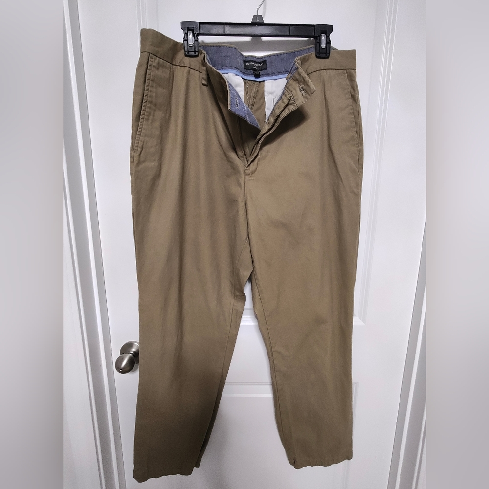 Banana Republic men's Chino pants